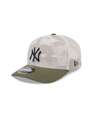 New Era - Men's Light Beige/Olive New York Yankees 2025 Armed Forces Day 9SEVENTY Adjustable Hat