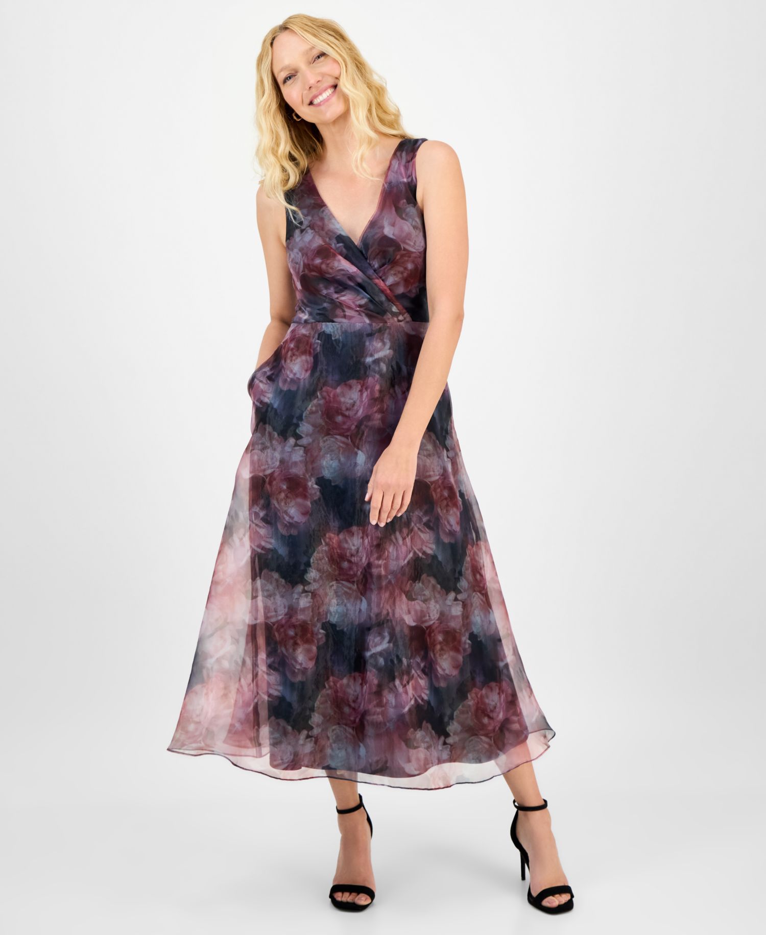 Women's Printed V-Neck Sleeveless Gown