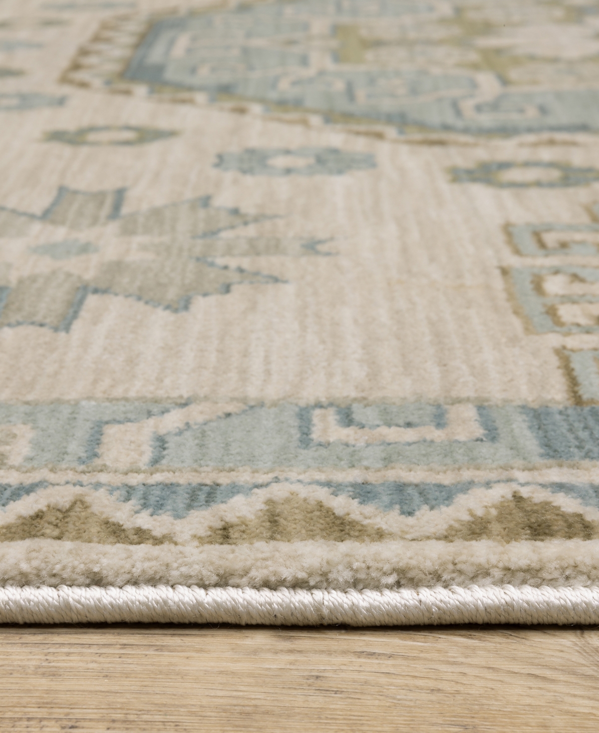 Oriental Weavers Maeve MAE03 6'7"x9'6" Area Rug