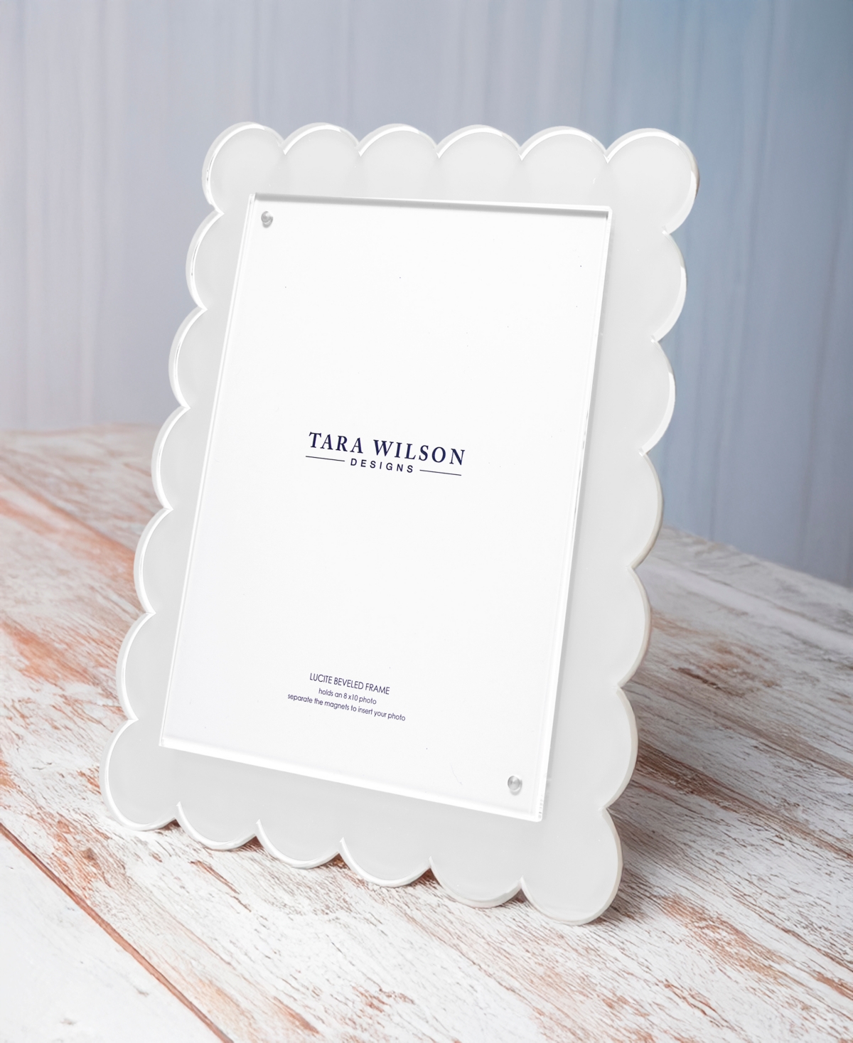 TARA WILSON DESIGNS SCALLOP FRAME, 8" X 10" 