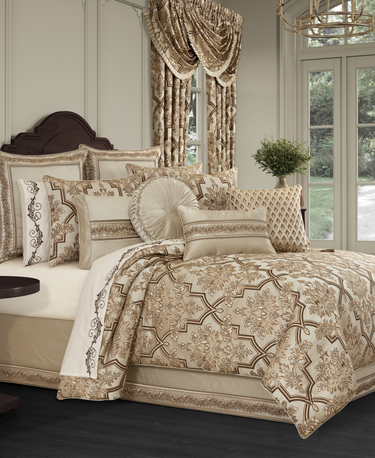 J Queen New York Gold Coast 4-pc. Comforter Set, California King