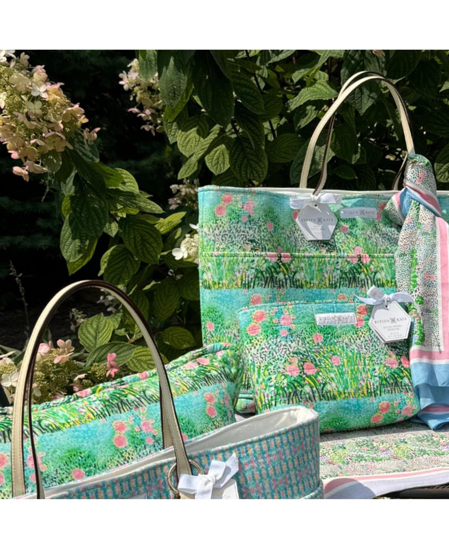 Женская сумка EVELYN & KATE Floral Quilted Pouch, цвет: Розовый зелёный — фото 5