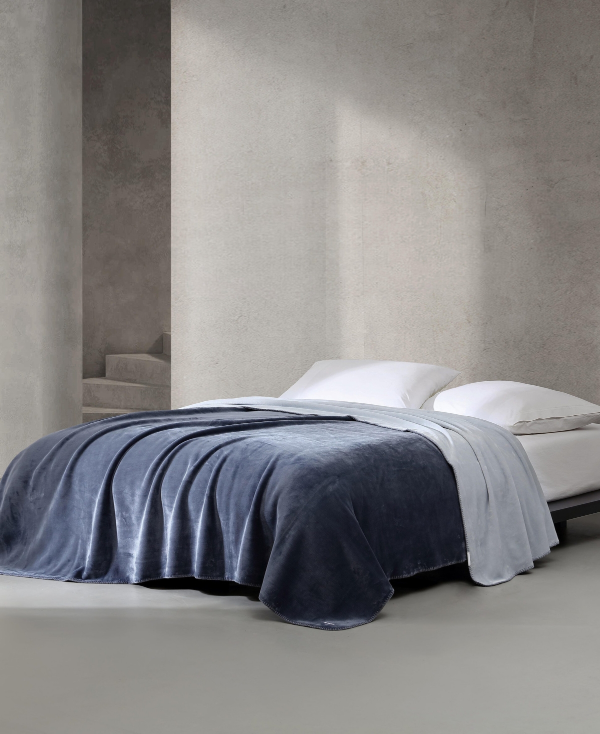 Calvin Klein Modern Solid Reversible Blanket, Twin In Blue