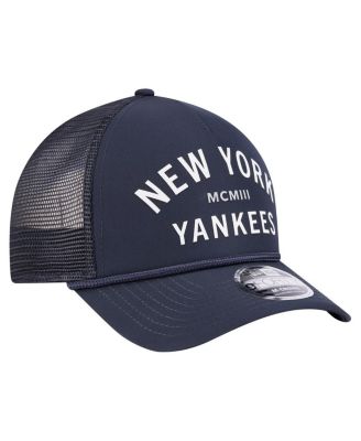 Men's Navy New York Yankees Minimalist 9FORTY A-Frame Adjustable Hat