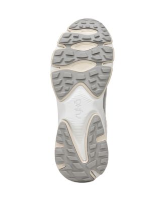 Women's Devotion X TR 2 Lifestyle Sneakers