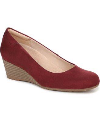 Women's Be Flex Round Toe Wedge Pumps