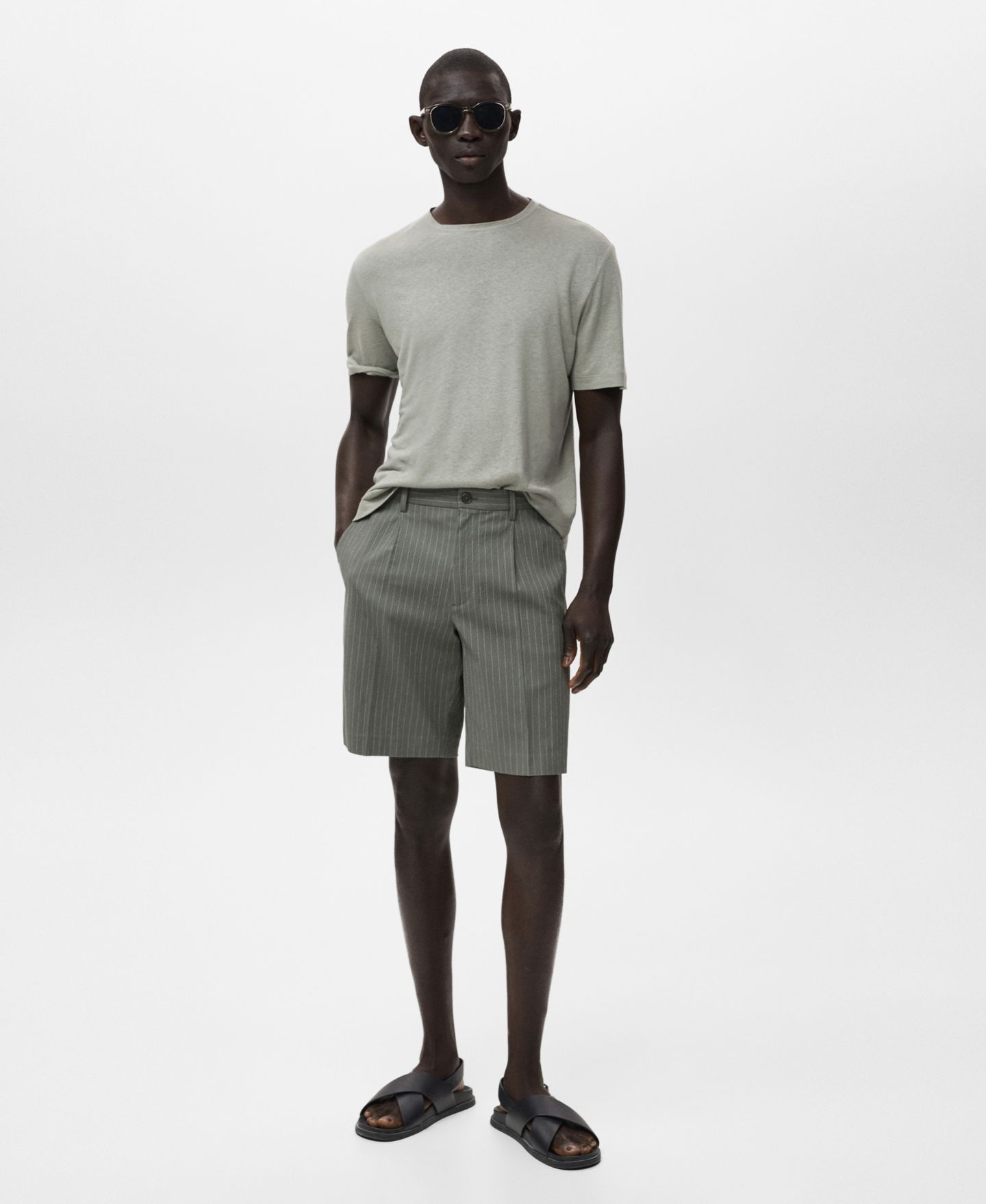 Мужские шорты Mango Slim-Fit Chino Cotton Bermuda, цвет: Серый — фото 2
