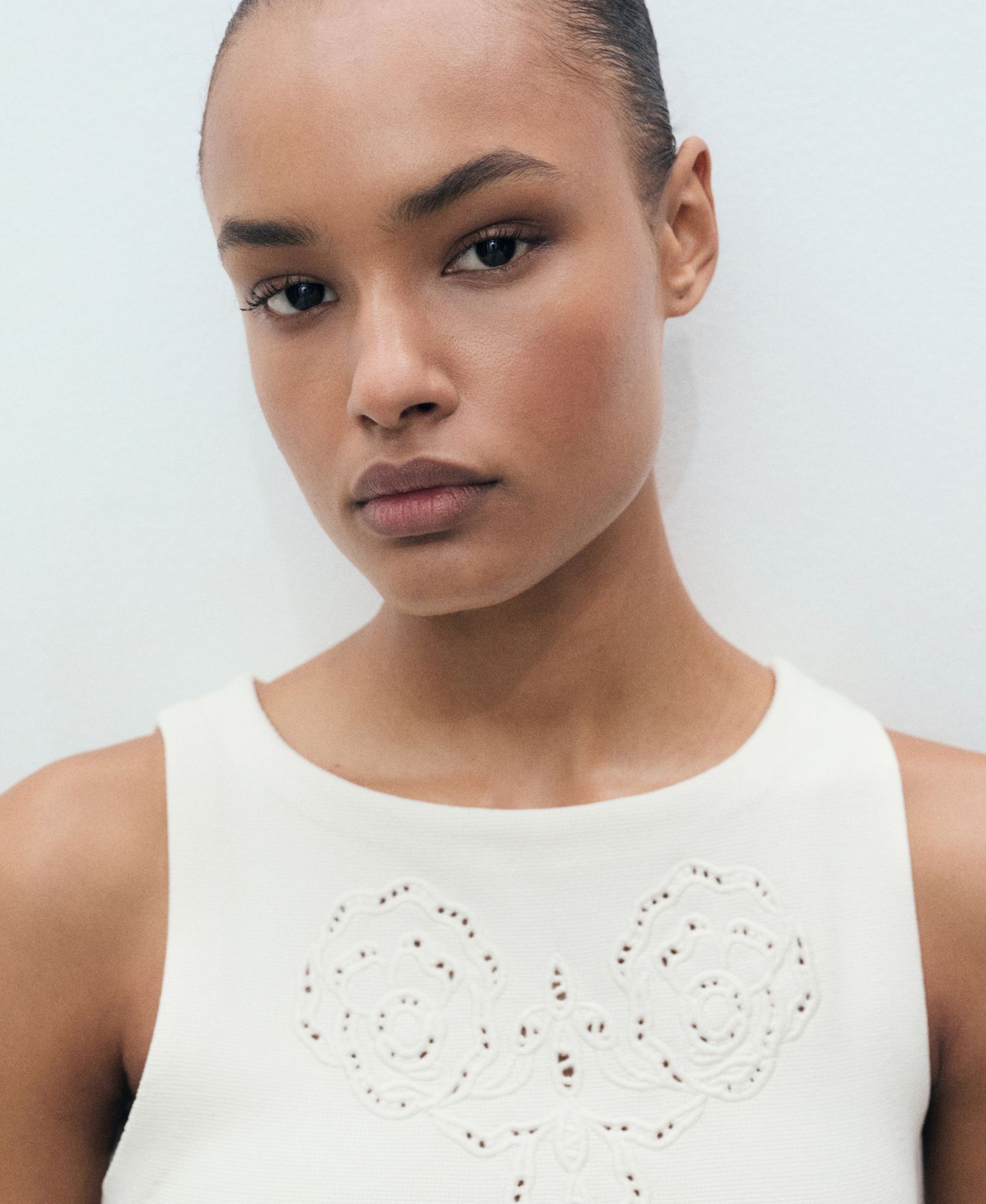 Женский топ Mango Openwork Details Embroidered, цвет: Экрю — фото 3