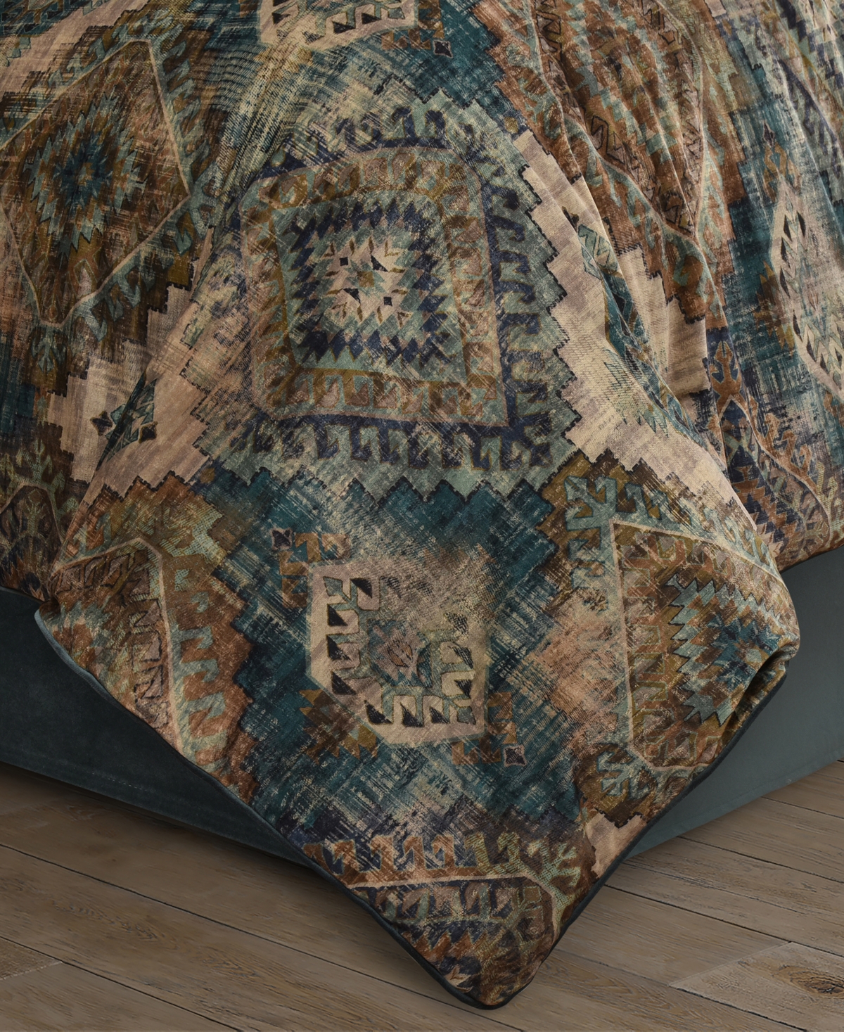 J Queen New York Baja 4-pc. Comforter Set, King In Blue