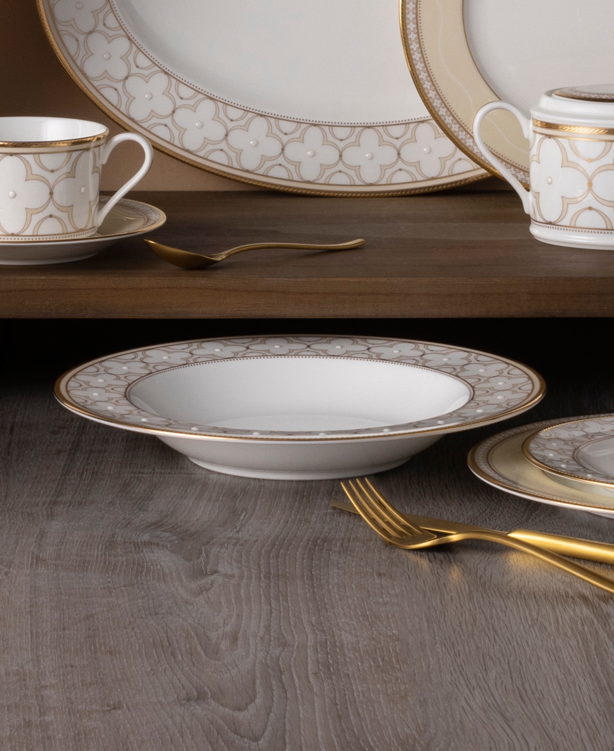 Noritake Trefolio Gold 12-Piece Dinnerware Set, Service for 4