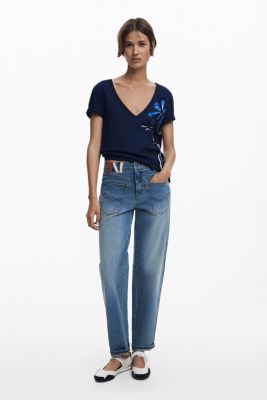 Women's Vase V-neck T-shirt