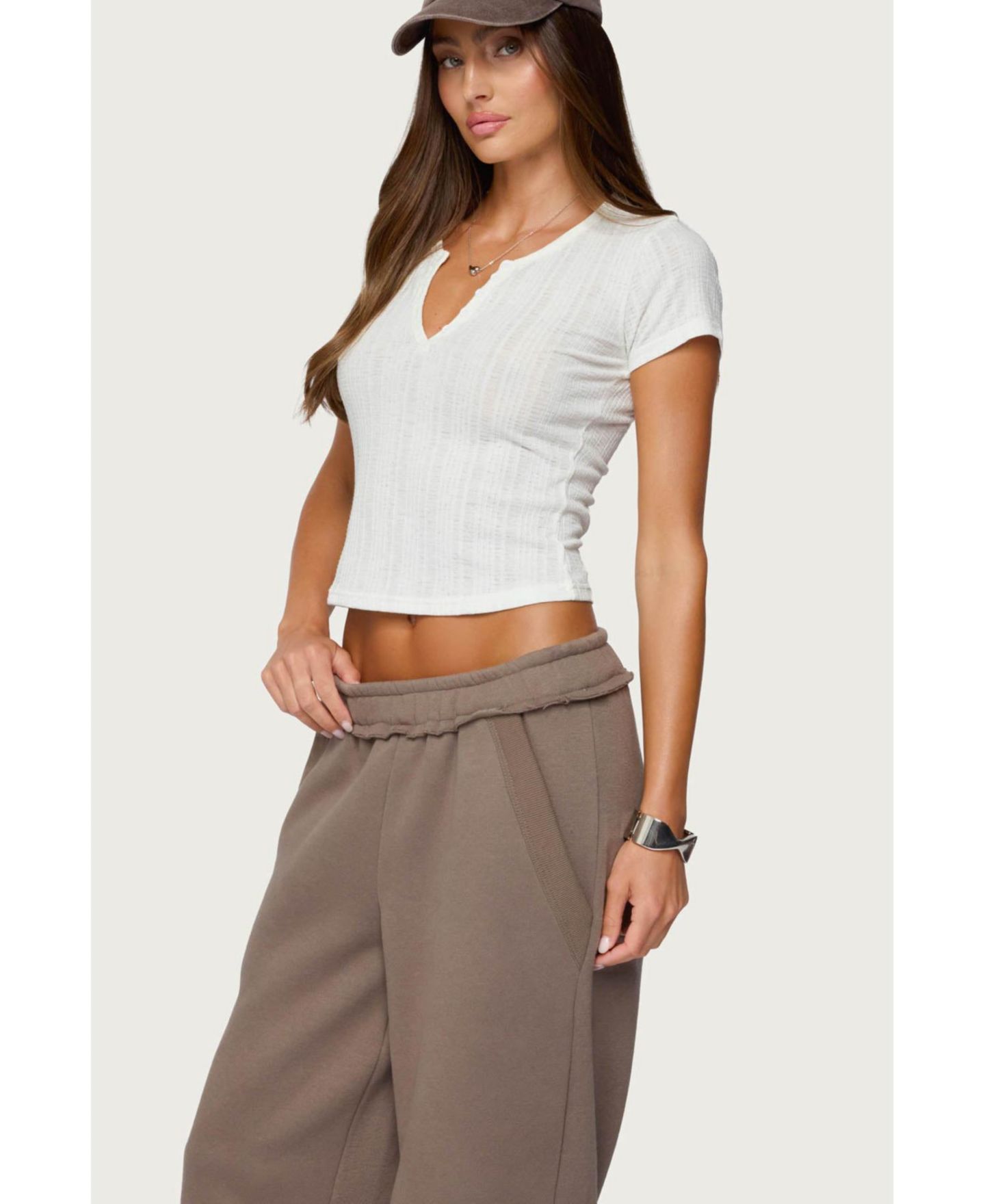 Женская футболка Edikted Semi Sheer Ribbed V Neck, цвет: Белый — фото 4