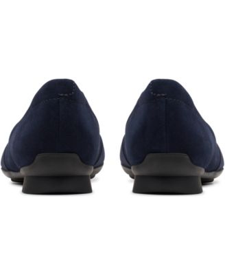 Women's Jazmynn Gem Round Toe Flats