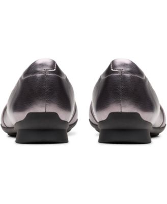 Women's Jazmynn Gem Round Toe Flats