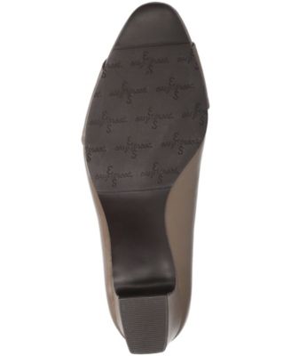 Lyanna Women's Block Heel Pumps