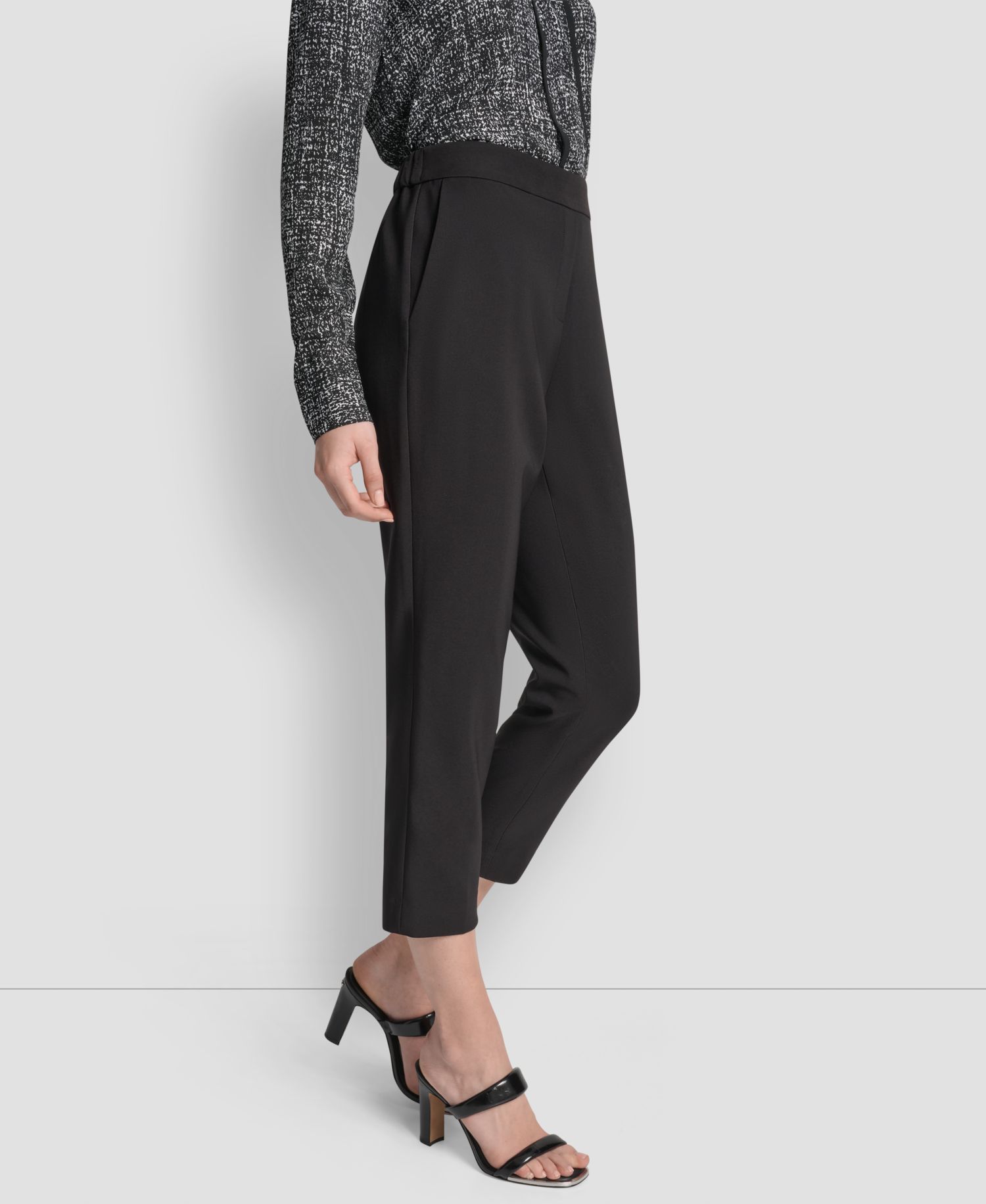 Petite Mid-Rise Pull-On Cropped Pants
