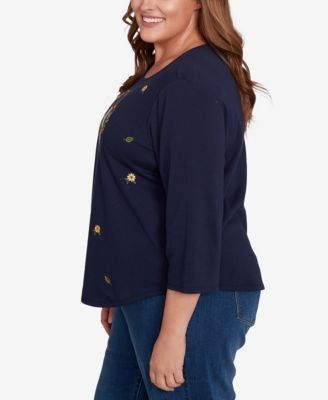 Plus Size Classic Owl Wreath Embroidered Top