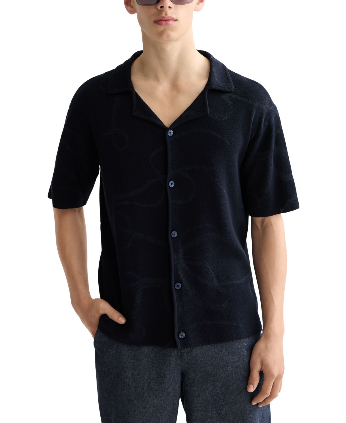 Мужская рубашка из жаккарда в тон с коротким рукавом и пуговицами спереди