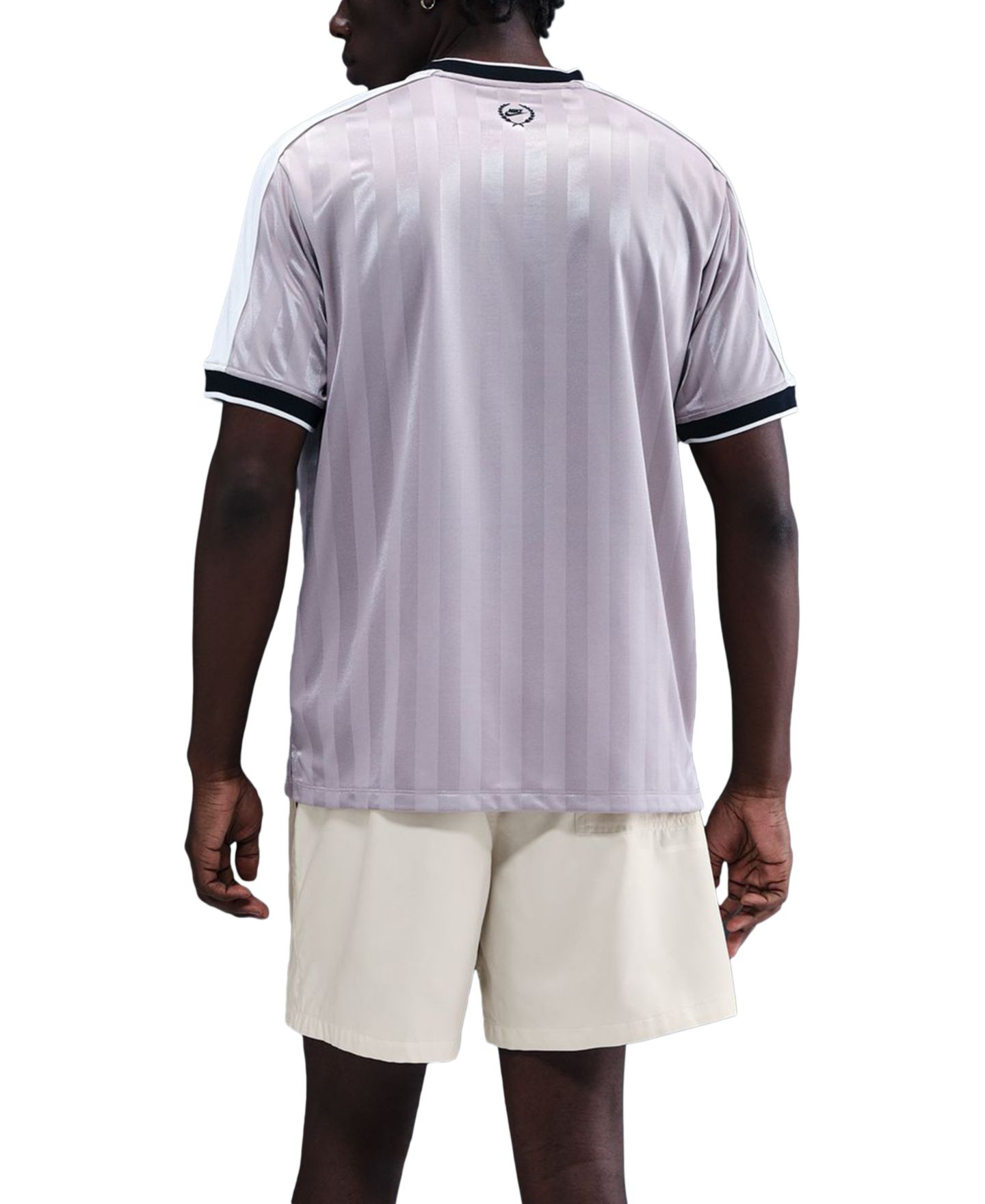 Мужские шорты Nike Club Flow Standard-Fit 6" Shorts, цвет: Призрачный — фото 4