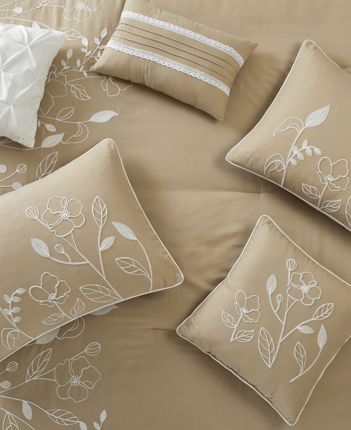 Stratford Park Safina Floral 7-pc. Comforter Set, King In Brown
