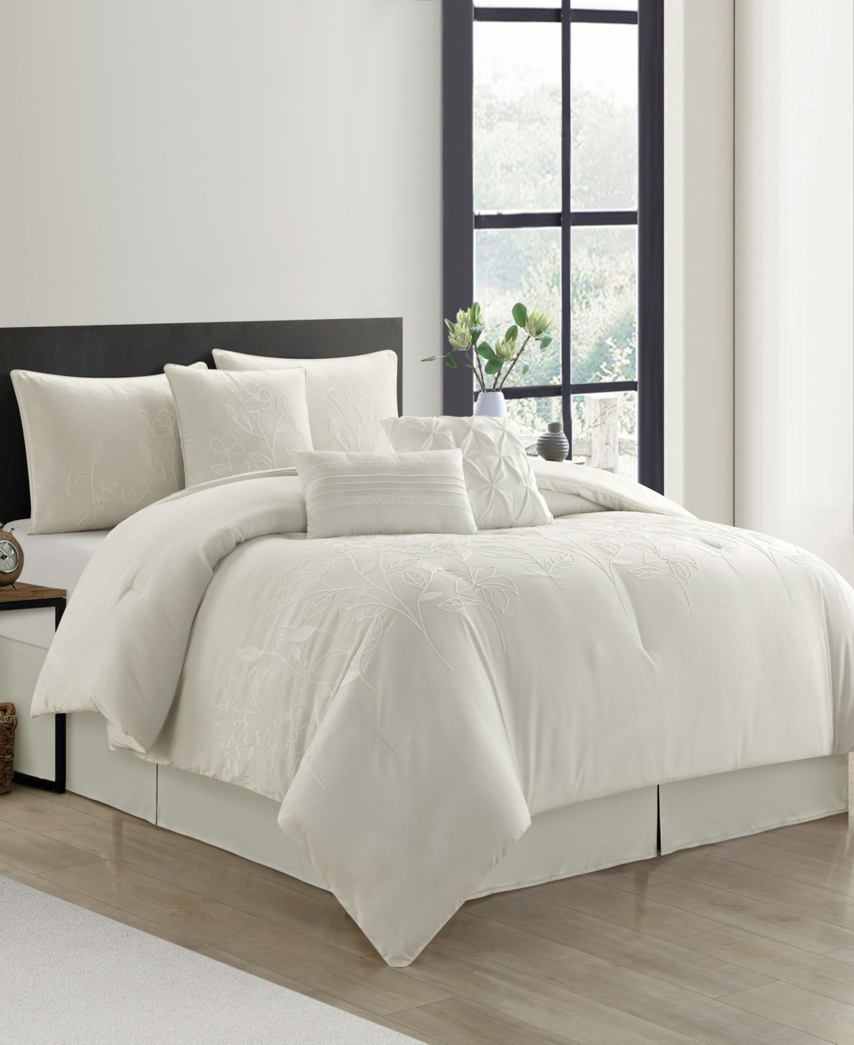 Stratford Park Safina Floral 7-pc. Comforter Set, Queen In Sand