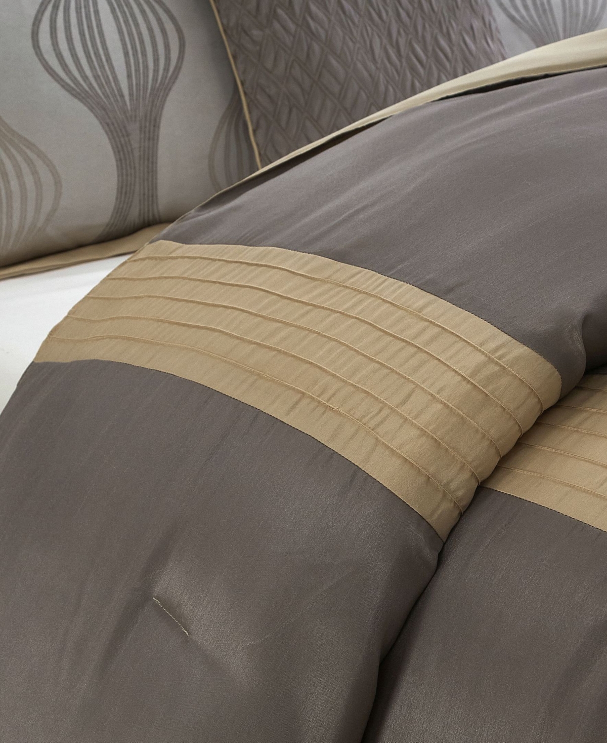 Stratford Park Kath 7-piece Comforter Set, Queen In Gold