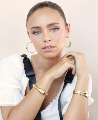 Heirloom Twist Medium Hoops Earrings