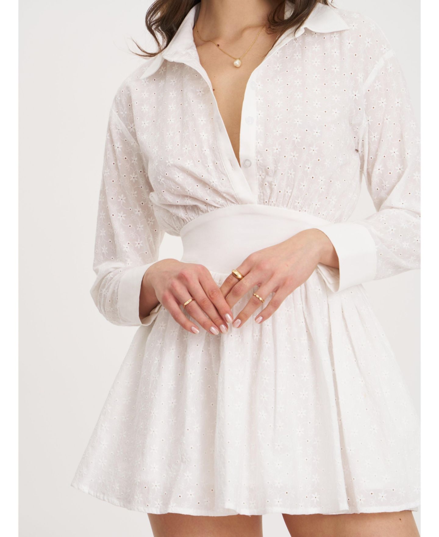 Женское платье Miss Circle Gabriella White Cotton Eyelet Button Up Long Sleeve Shirt Dress, цвет: Белый — фото 10
