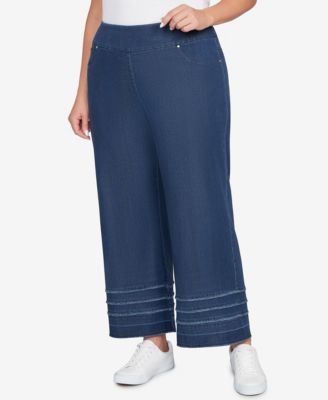 Plus Size Stretch Fringe Pull-On Ankle Jeans