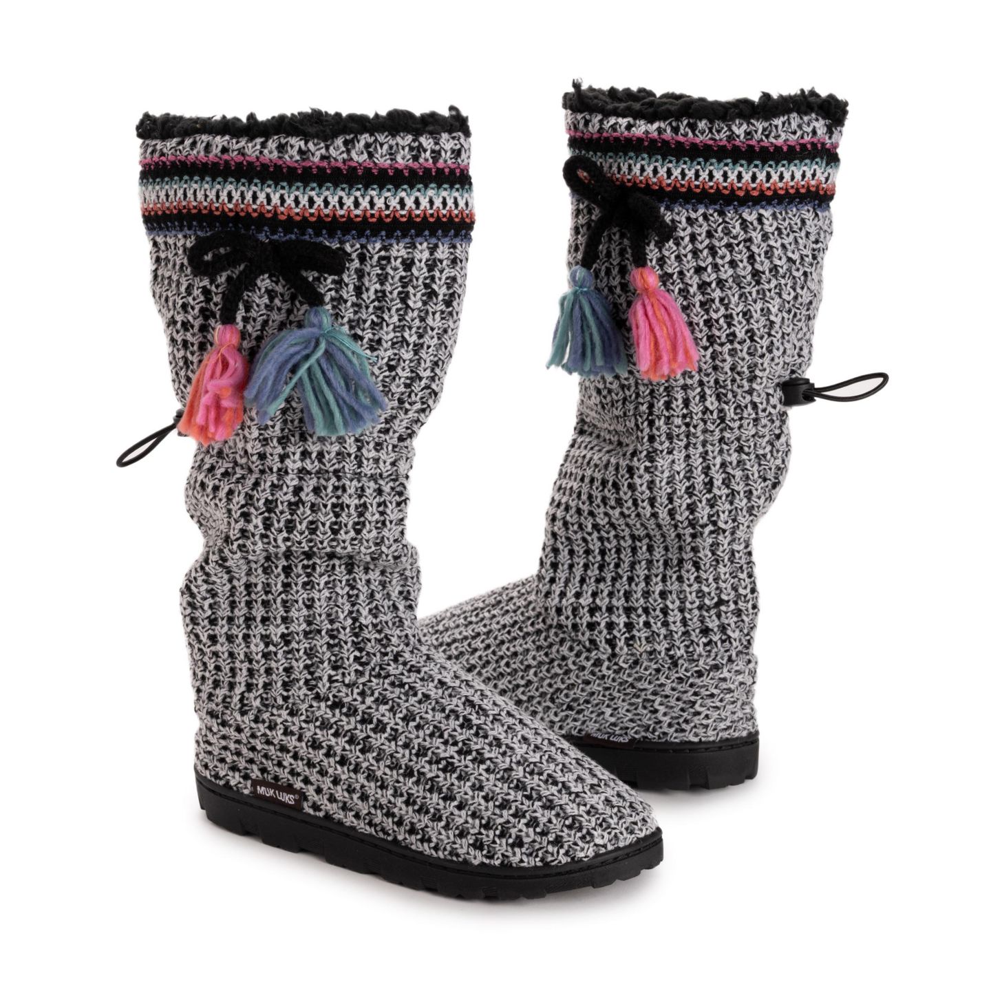 Женские тапочки MUK LUKS Tabbi Toggle Slipper, цвет: Чёрный / Белый — фото 5