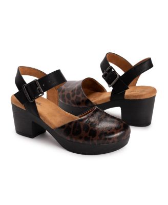 Women's Merritt Closed Toe Quarter Strap Shoe