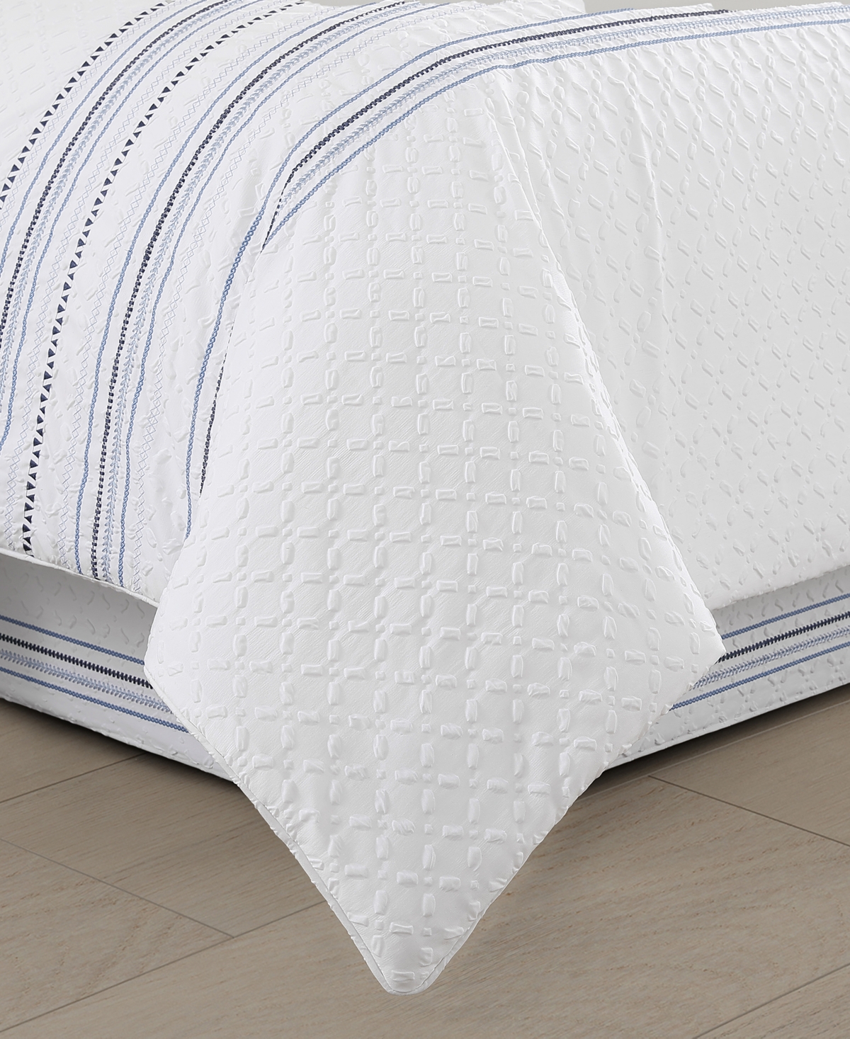J Queen New York Bayside Embroidered 4-pc. Comforter Set, Queen In White