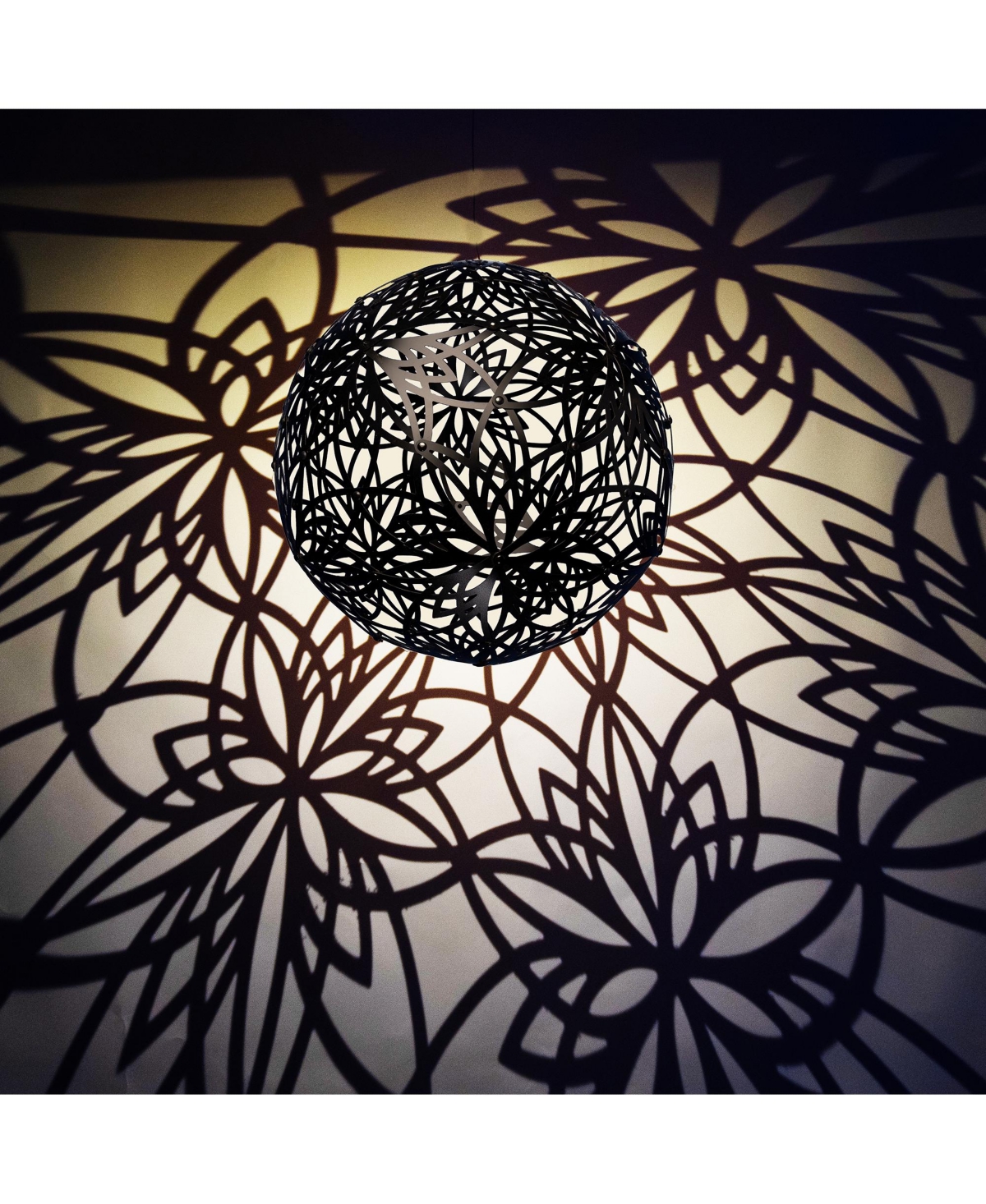 GlowTheory: 18" Solar - Lotus