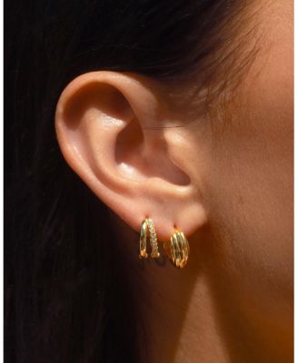Small Ribbed Huggie Earrings