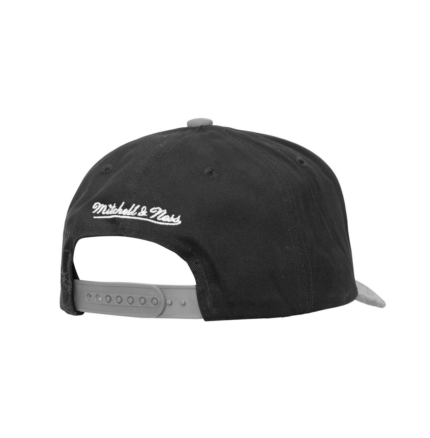 Мужская кепка Mitchell & Ness Black/Gray San Antonio Spurs May Flowers Adjustable Hat — фото 2