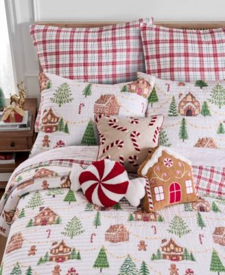 Home Gingerbread Village Reversible Quilt, King/California King