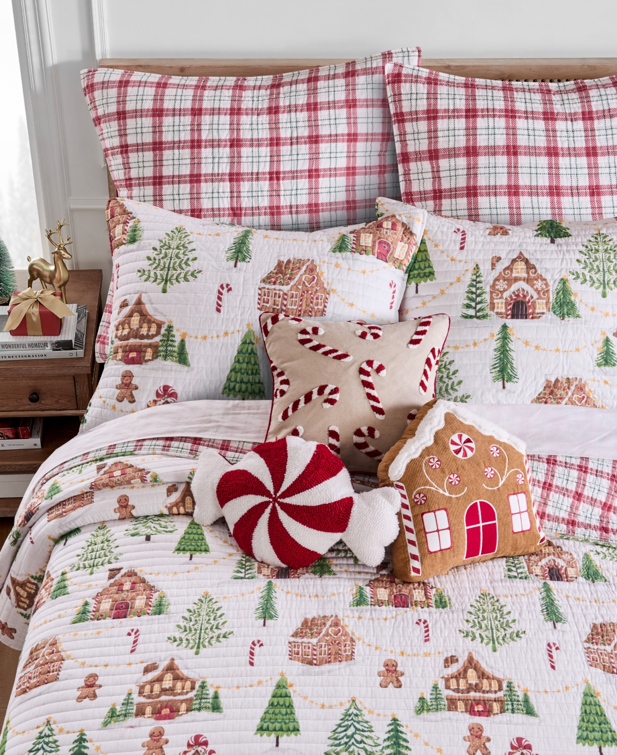 Levtex Home Gingerbread Village Reversible Quilt, King/California King