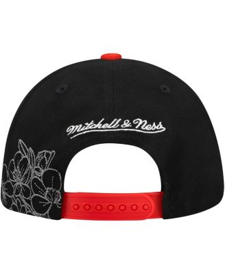 Black/Red Chicago Blackhawks May Flowers Pro Crown Adjustable Hat