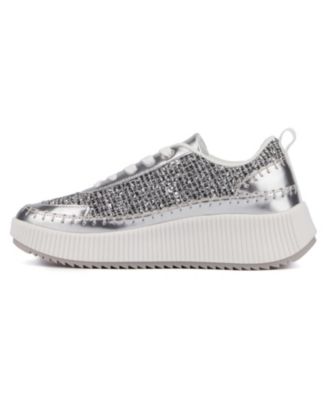 Women's Twyla Low Top Sneakers