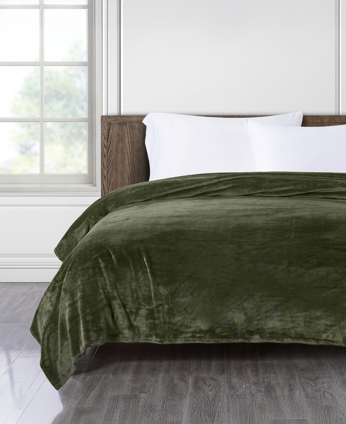 Chalet Decor Velvety Soft Plush Blanket, Twin In Green