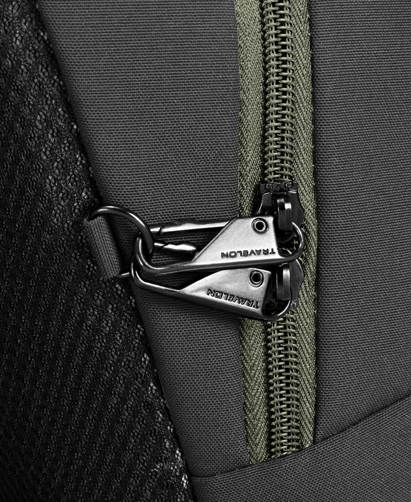 Рюкзак Travelon Anti-Theft The Voyages Small with XL Water Bottle Pocket, цвет: Чёрный — фото 9