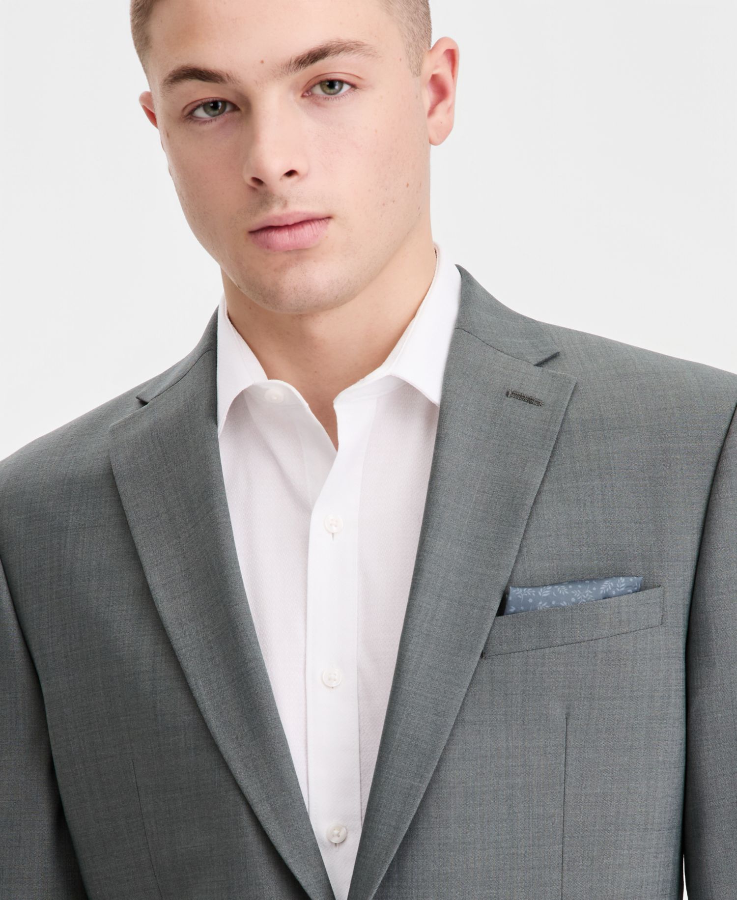 Мужской приталенный костюм из смесовой шерсти с отделяющим пиджаком