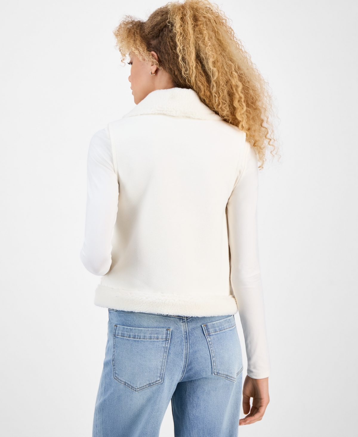 Self Esteem Juniors' Faux-shearling Vest In White
