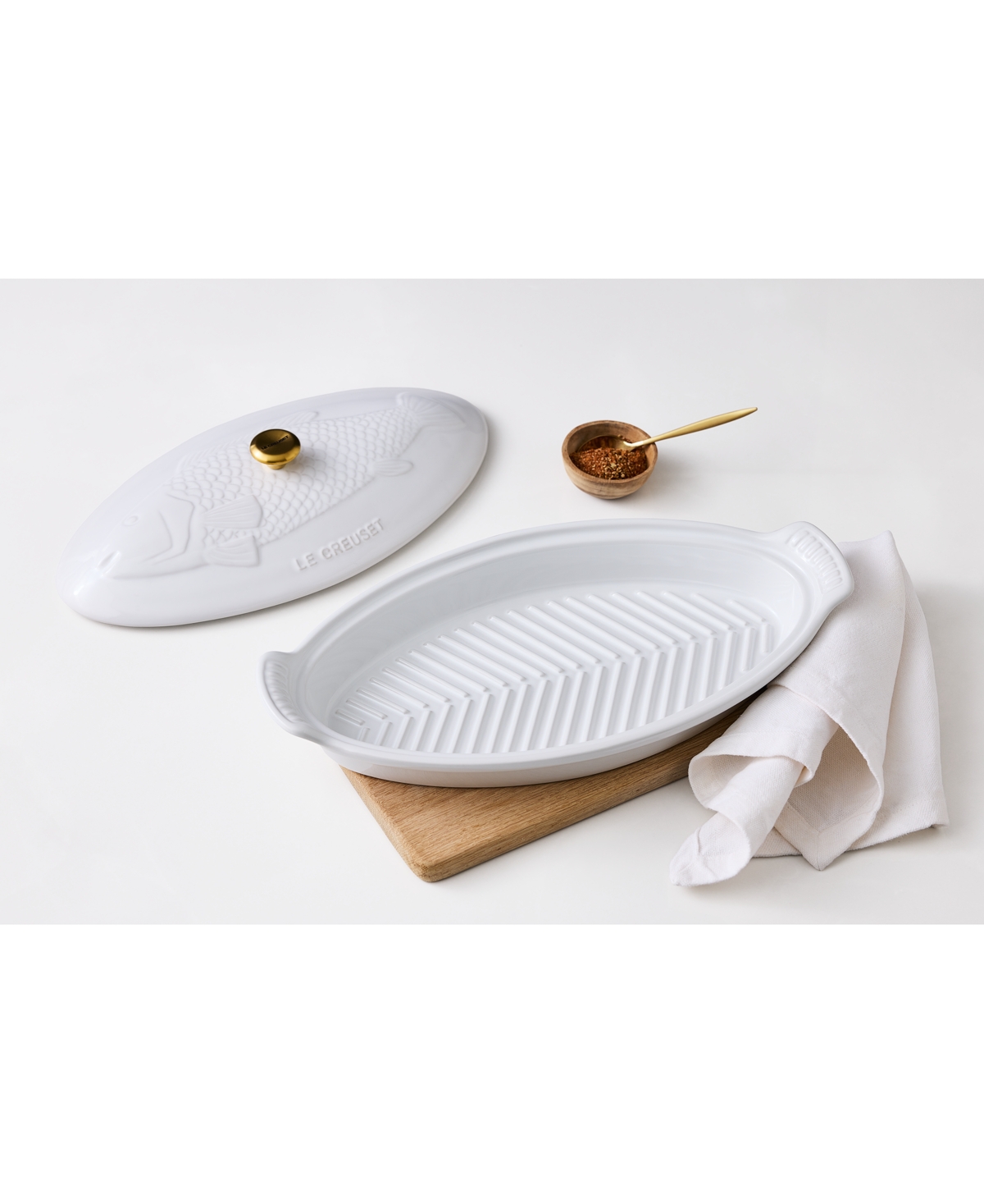 Le Creuset Stoneware Heritage 1.7 Qt. Fish Baker With Cover In White