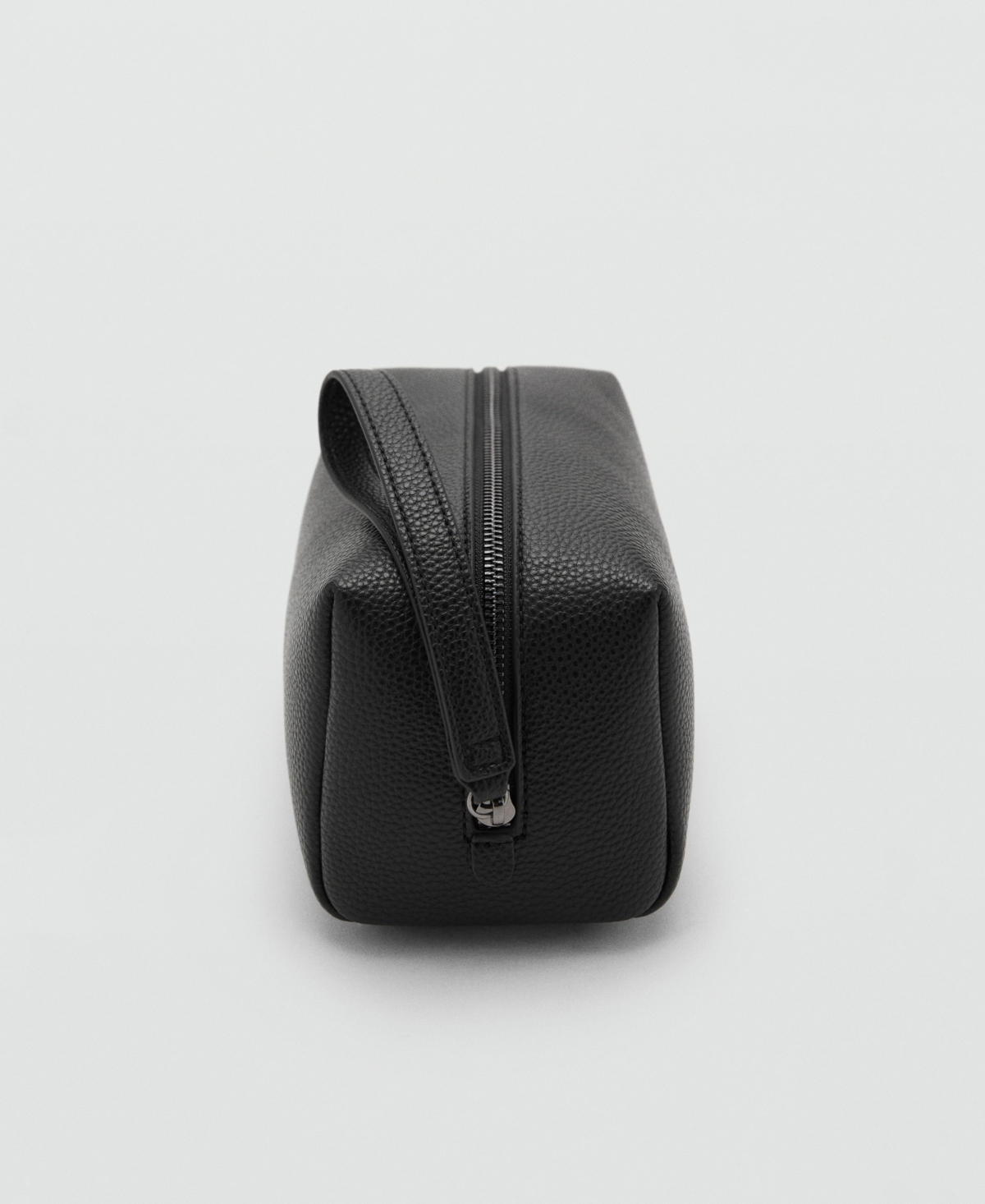 Mango Men's Contrast-strap Pebbled Cosmetic Bag In Black