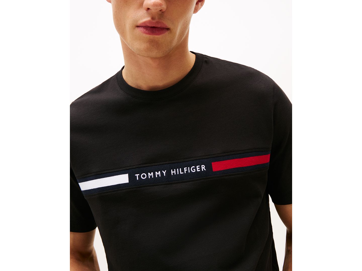 Мужская футболка Tommy Hilfiger Chest Insert Logo, цвет: Чёрный — фото 3