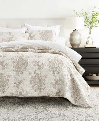 Distressed Bouquet Reversible 3-Pc. Quilt Set, King/California King