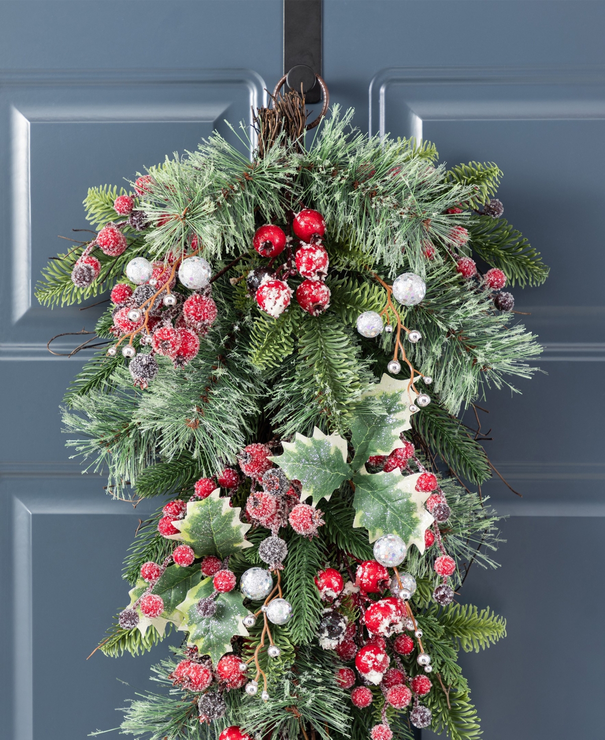 Glitzhome Christmas Pomegranate Berry And Holy Leaf Teardrops, Set Of 2 In Multi