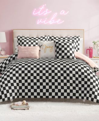 Juicy Couture Checkerboard Reversible Comforter Set In Multi