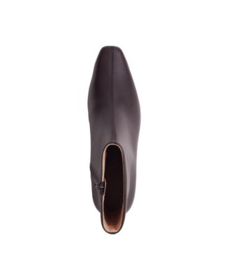 The Wanderering Bootie